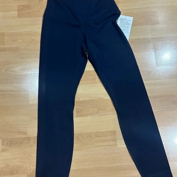 Brand New Lululemon Wunder Train Leggings - Picture 13 of 14